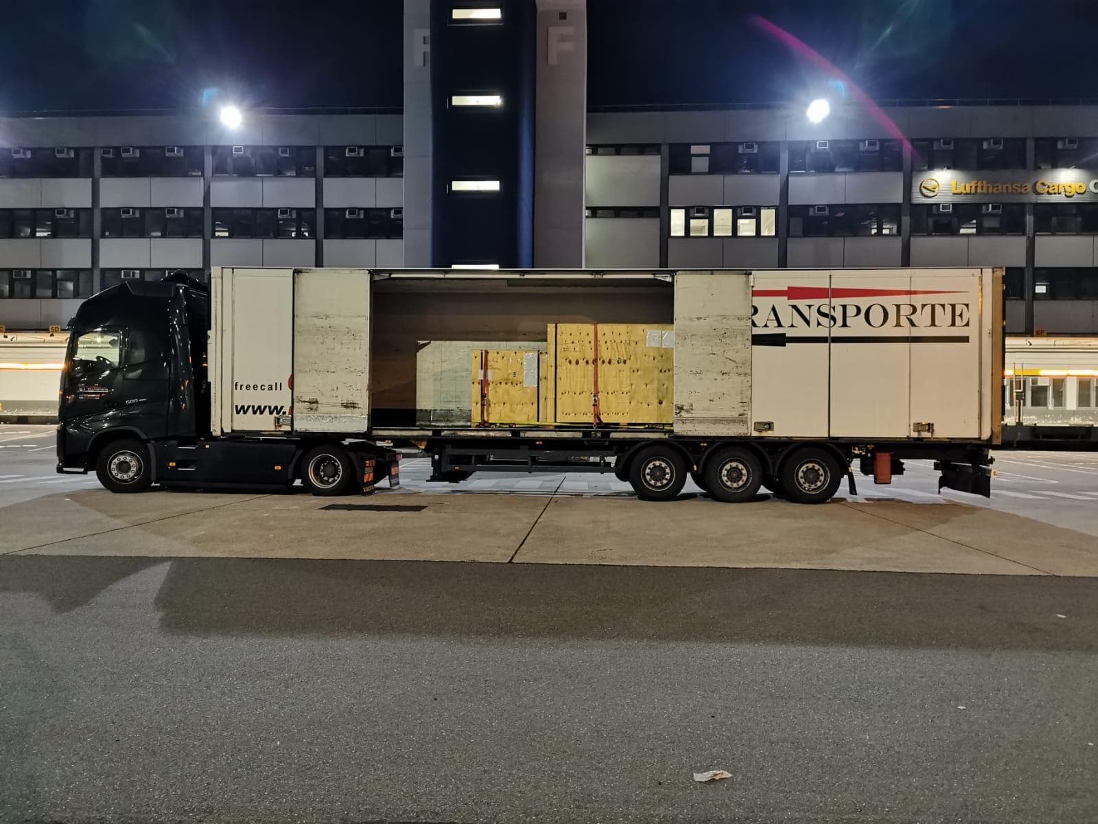 Premium White-Glove Transport